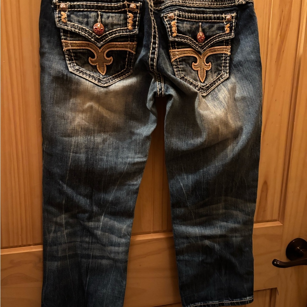Rock Revival Distressed Blue Angie Capri Jeans labeled 28 (measures 30X22) - Picture 5 of 7